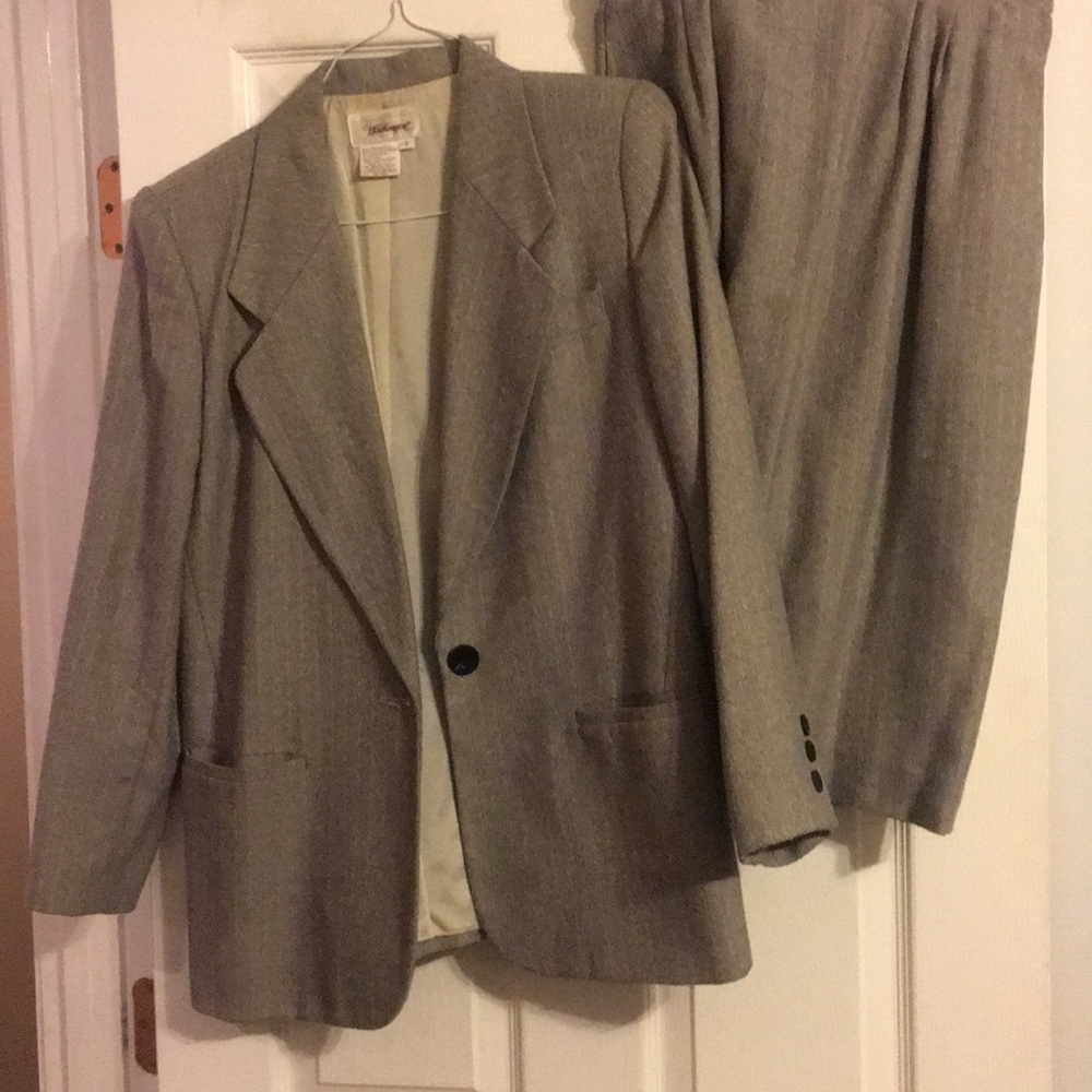 Women’s jacket/skirt
